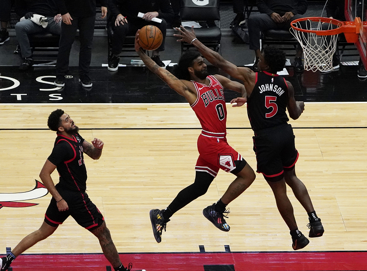 爱游戏官方-骑士横扫爵士，拉文关键制胜