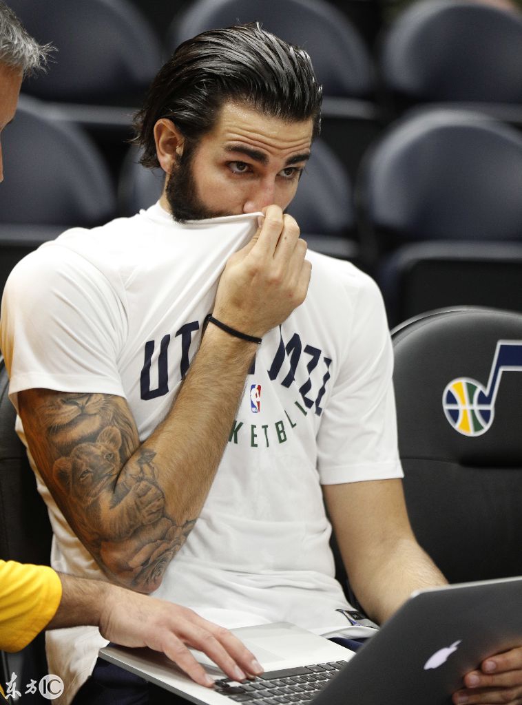 爱游戏tv-浙江队完胜广东队，德罗赞状态火热