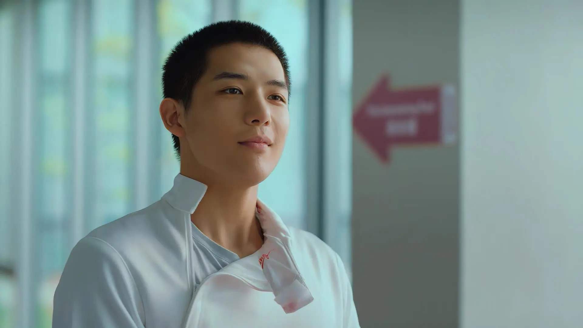 爱游戏tv-赛道黄昏，索伯车队策略逆转威廉姆斯，佩雷兹用一记魔幻超车改写结局