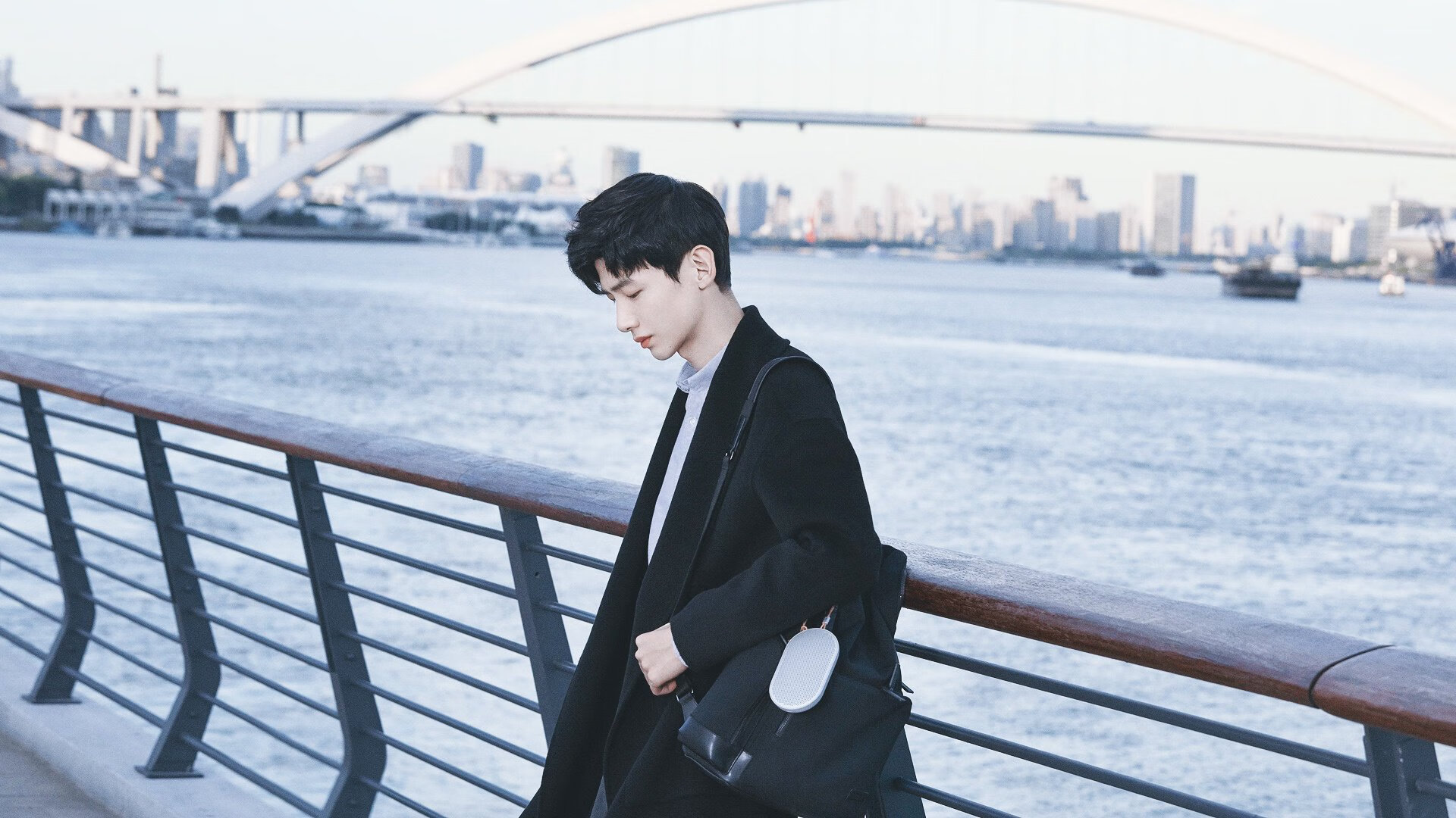 爱游戏在线-铁幕与利刃，瑞士的集体铁壁如何粉碎勒沃库森，以及特奥如何淬火成关键先生