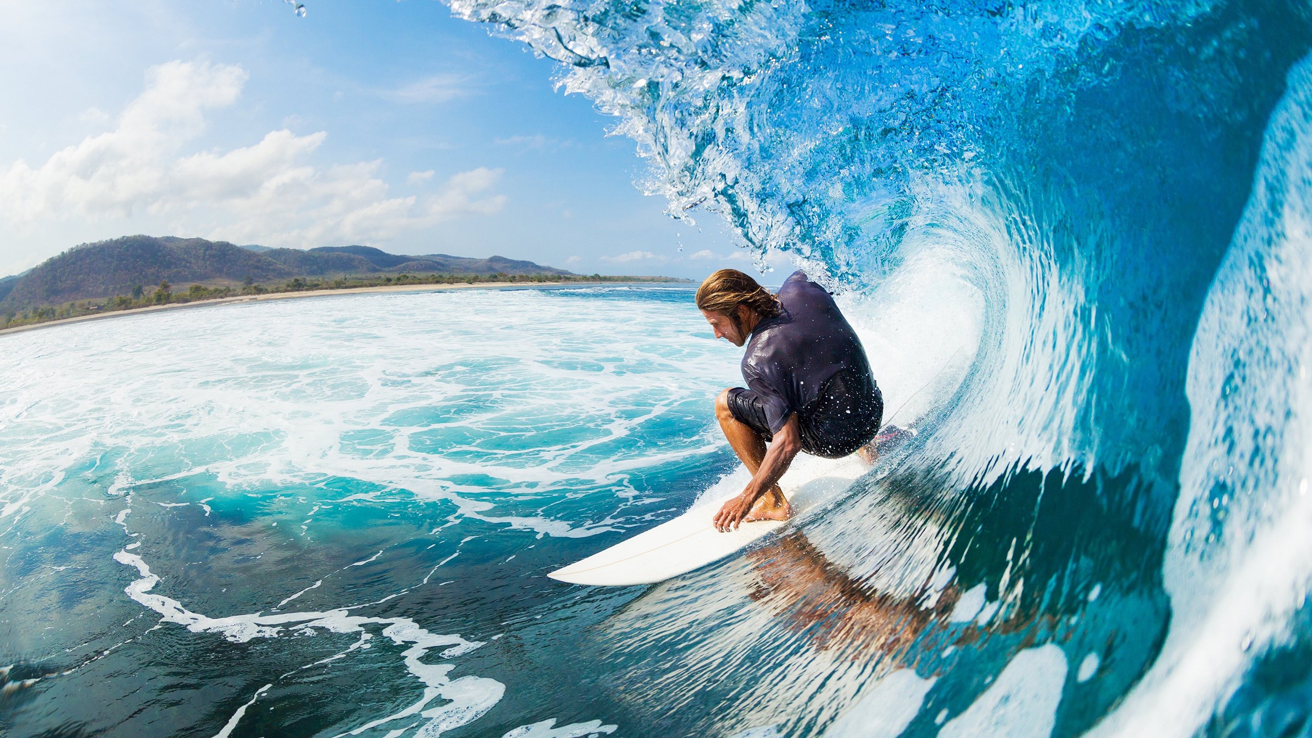 绿茵与绿衫军的回声，当欧冠决赛之夜遇见塔图姆的爆发